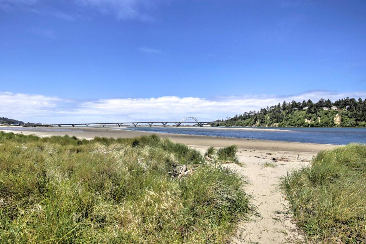Waldport Townhome With Dog Run On Alsea Bay! Екстер'єр фото